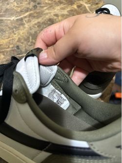 2 pairs of Nike shoes