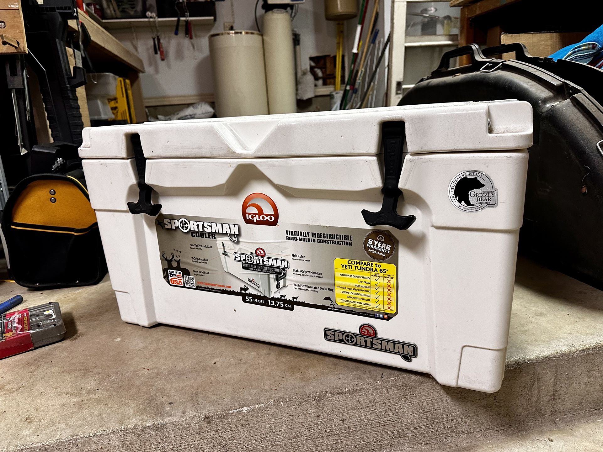 Igloo 55 QT Sportsman Cooler *Never Used*