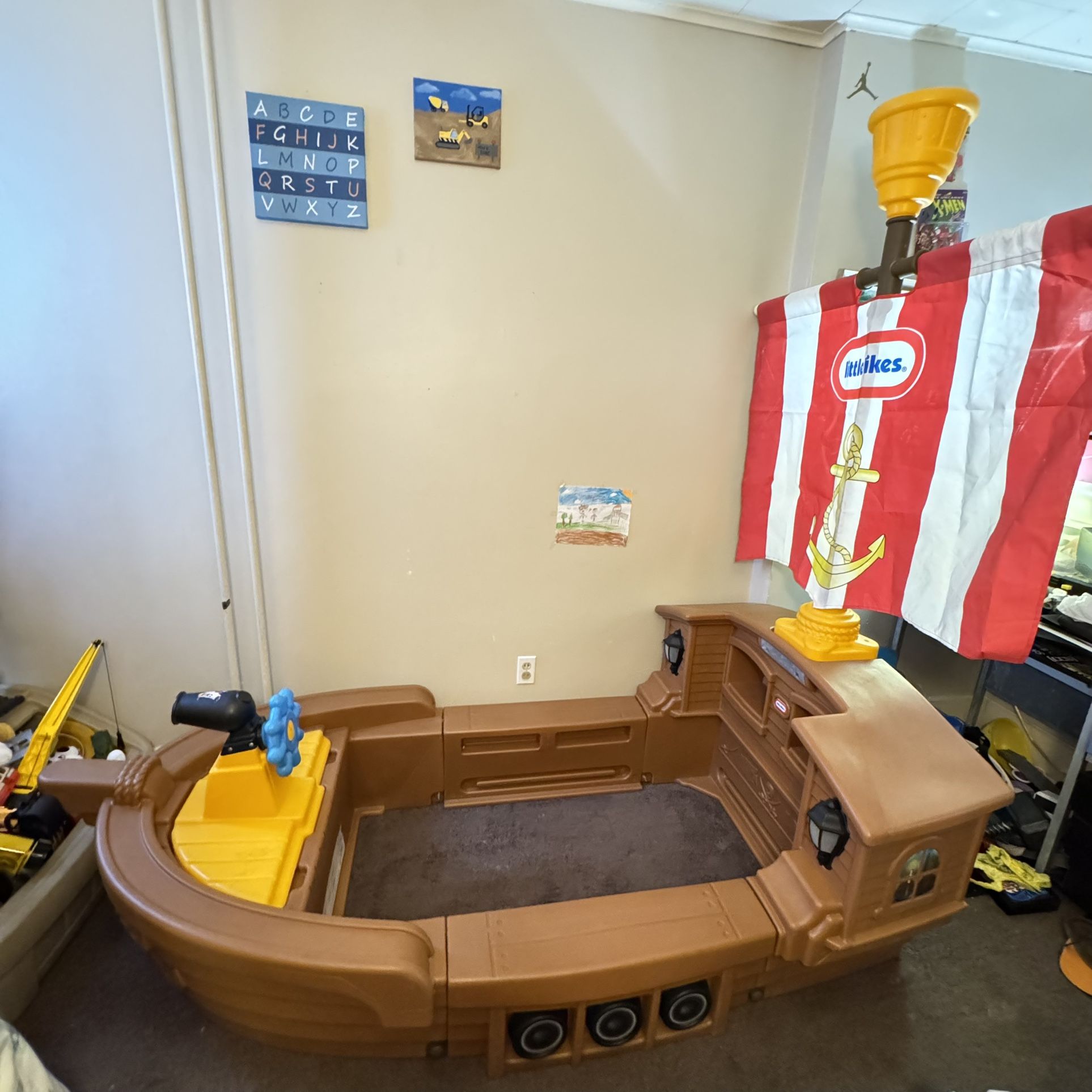 Jake And The Neverland Pirates Boat Toddler Bed