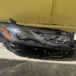2025 TOYOTA CAMRY RH HEADLIGHT