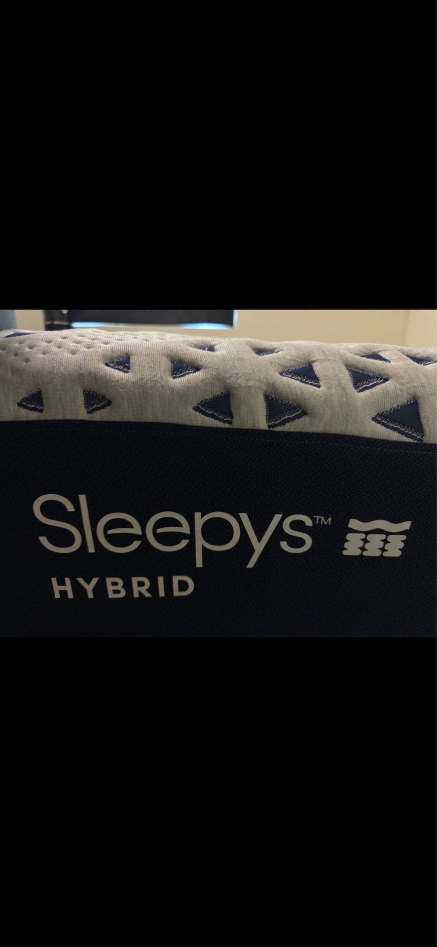 Sleepy's Hybrid Firm Mattress Queen with adjustable base