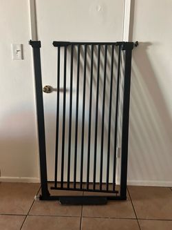 Black Metal Baby/Dog/Cat Safety Gate