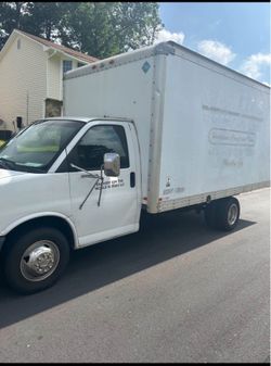 2008 GMC 16 feet box truck