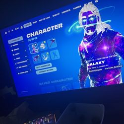 selling gaming monitor 180 refresh rate dm for more info 