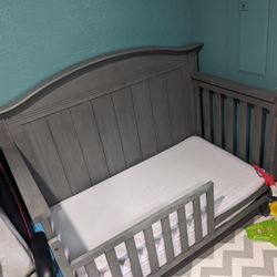 Kids Bed / Crib