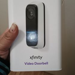 NEW OPEN BOX 3 XFINITY CAMS AND DOORBELL