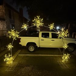 Light-Up Snowflake Christmas Arch – LED Holiday Decor