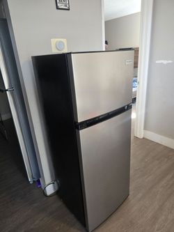 Small refrigerator