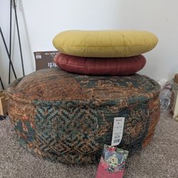Seat And Pillows Together 