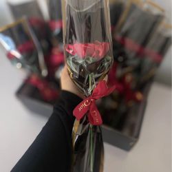 Hand-crafted Forever Roses eternas