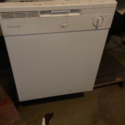 Frigidaire Dishwasher 