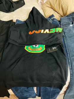 Color is black size is medium