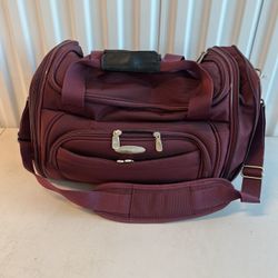 Samsonite Overnight Weekend  Expandable Duffle Bag Carry On Under Seat Travel . Pre owned in absolute fantastic condition with very minimal signs of u