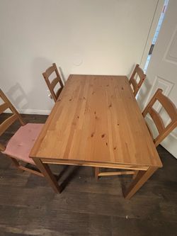 Kitchen table