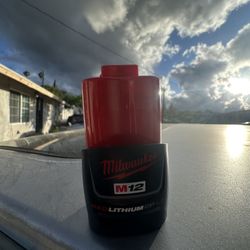 MILWAUKEE M12 1.5 BATTERY
