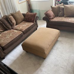 HM Richards Traditional  2pc Reversible Upholstered Sofa Set + Ottoman