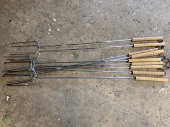 Roasting fork with wood handle 36” x10