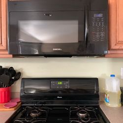 Armana gas range stove oven & Samsung over the range microwave
