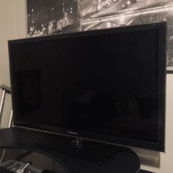 Samsung Smart TV & Remote:$300/obo