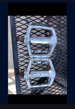 MONGOOSE DX STYLE PEDALS 1/2