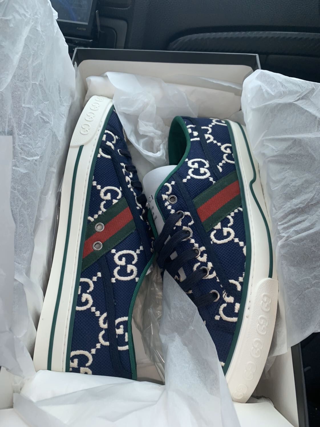 Low top Gucci Sneakers