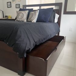 Queen Storage Bedroom Set