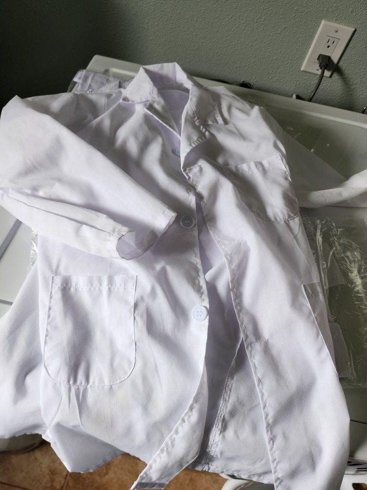10 Children's Lab Coats
