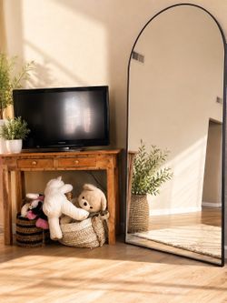 Arched mirror (6ft) and farmhouse rustic table