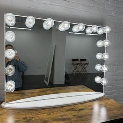 Large makeup vanity Mirror 44x33x12”