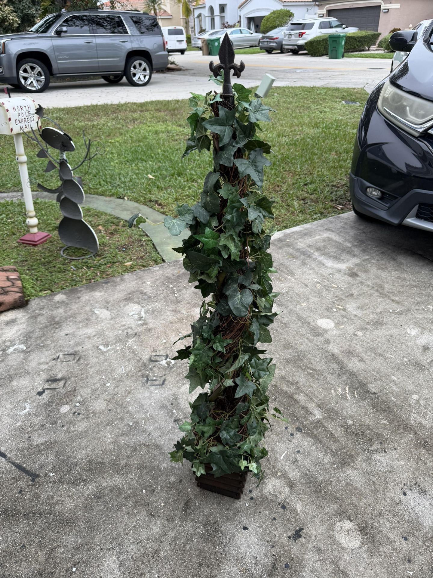 Indoor Or Outdoor Topiary Artificial Tree