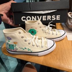 Converse Embroidered High Tops Girl’s youth size