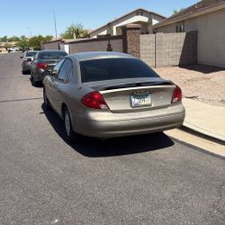 2003 Ford Taurus