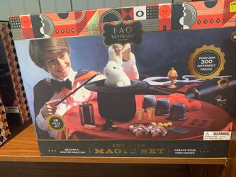 F•A•O SCHWARTZ 300 MAGIC TRICK SET