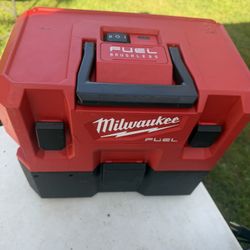 Vaccum Milwaukee M12 Tool Only 