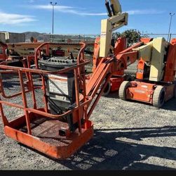 JLG e300 Boom Lift Aerial Work Platform
