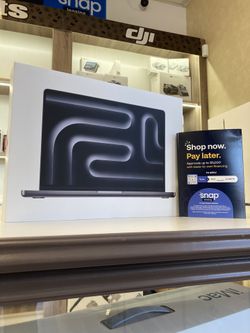 14 Inch MacBook Pro M5 24GB Ram 1TB SSD (Located In Downey, CA)
