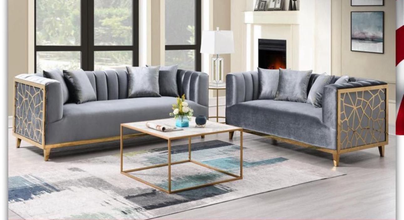The Versa Living Room set exudes sophistication and modern luxury with its elegant design and impeccable craftsmanship. Featuring plush velvet .