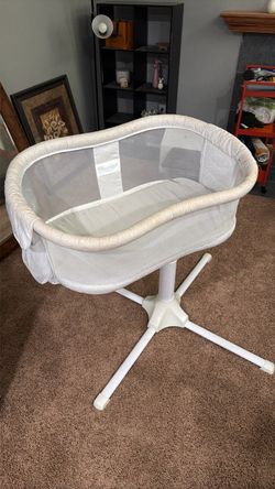 HALO Bassinest Swivel Sleeper Bassinet