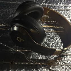 Beats Studio 3 wireless $195 obo