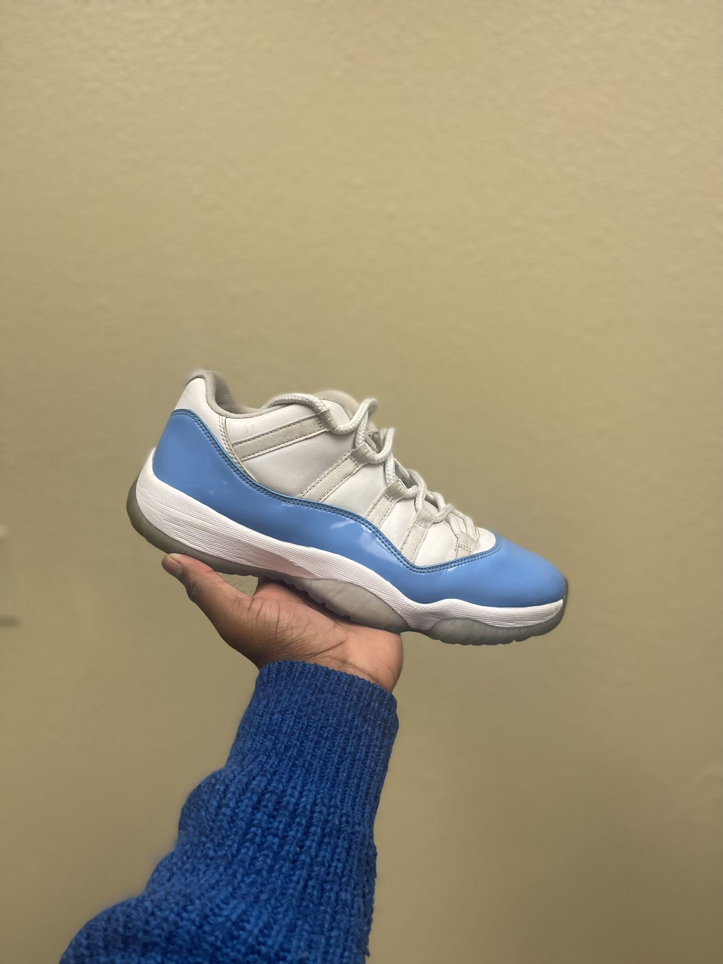 Jordan 11 Retro Low University Blue Sz 9