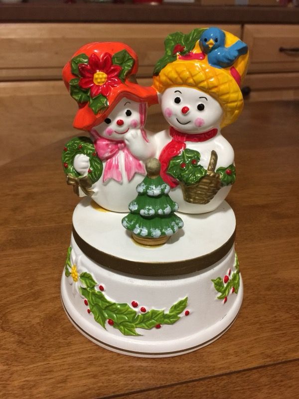 1970’s vintage Christmas music box