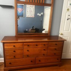 Dresser With Mirror
