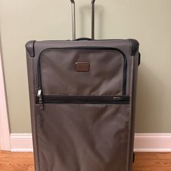 Tumi 4 Wheel Suitcase 
