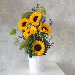 Flowers-bouquet -arrangement