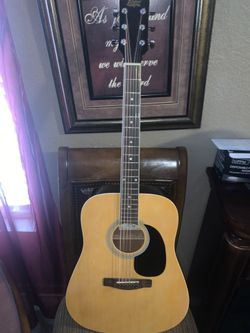 Acoustic 6 String Guitar 