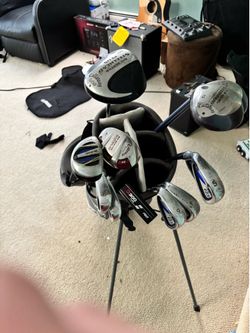 Lefty golf clubs great for beginners or people who want an upgraded set