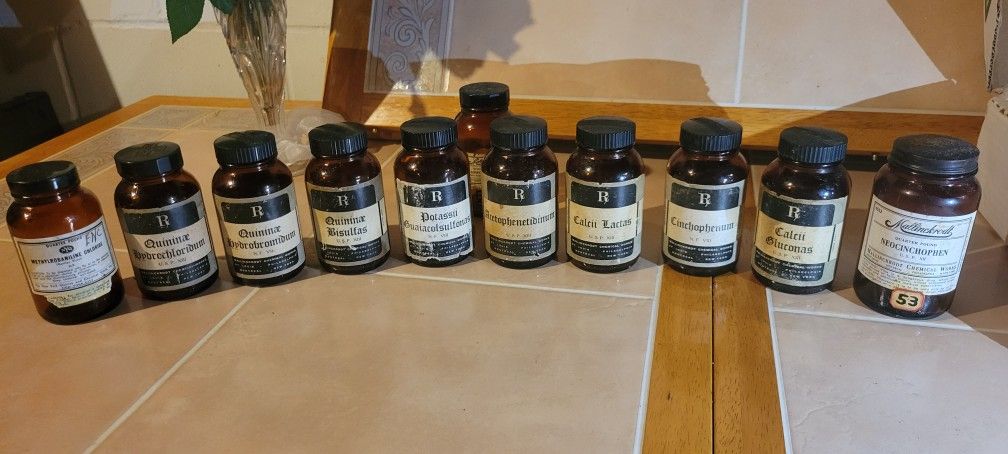 Vintage 1950s Chemical Bottles of Pharmacy Compounding (Empty).Holmdel NJ