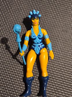 vintage 1983 Evil-Lyn action figure from Mattel's original Masters of the Universe