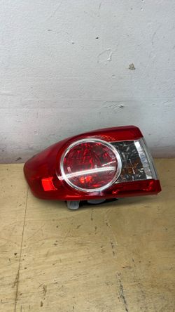 2011 2012 2013 Toyota Corolla driver side taillight