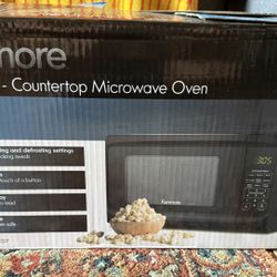 0.7 c.u. Kenmore Microwave